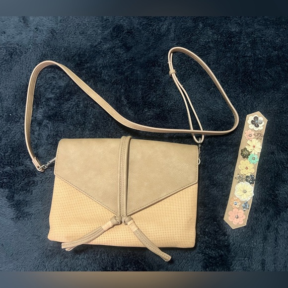 Stella & Dot  3 in 1 Fleurette Crossbody bag Floral Tassel Tan Beige - Picture 2 of 6